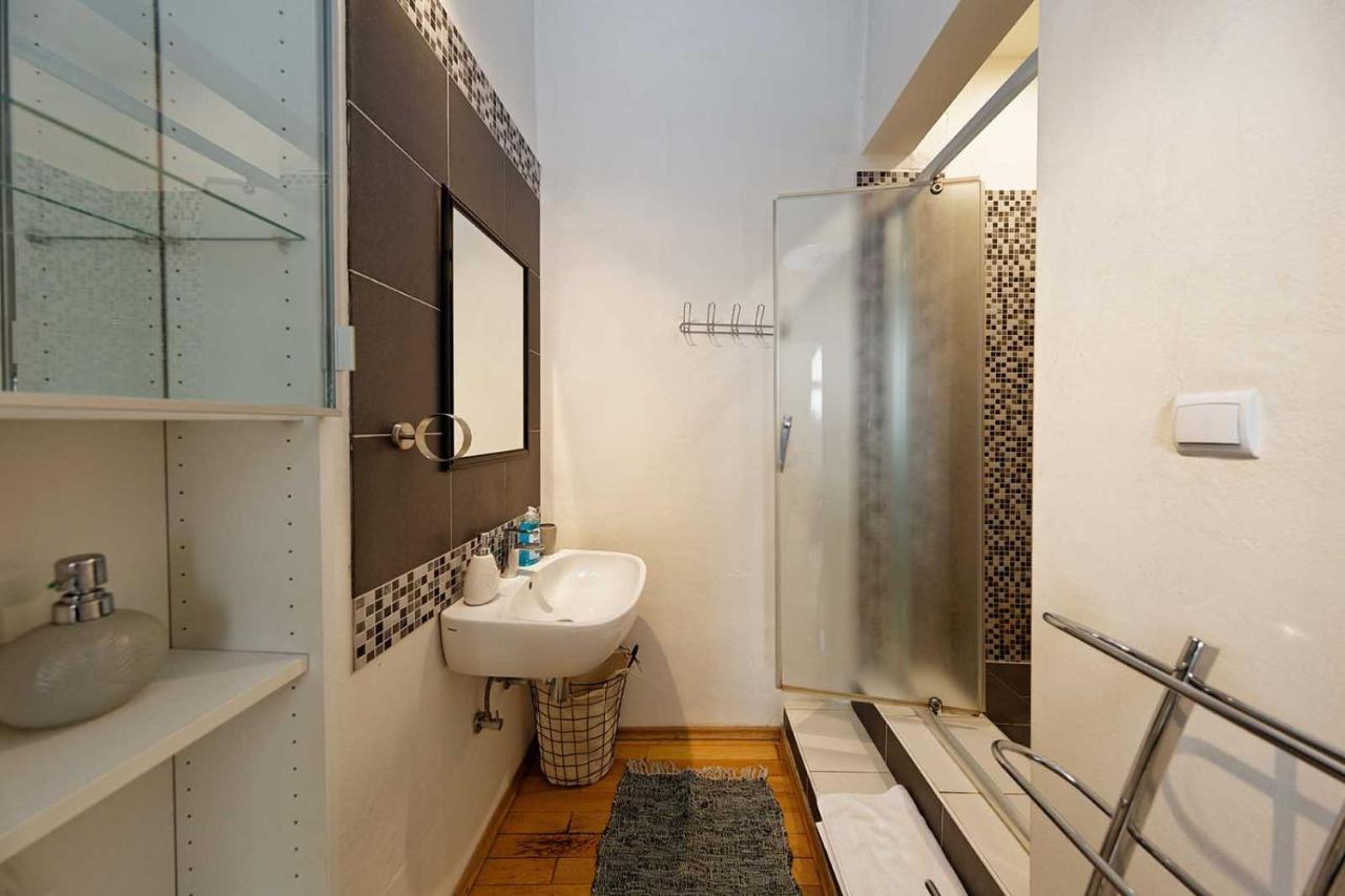 Peter'S Tower Apartments Prague Ngoại thất bức ảnh