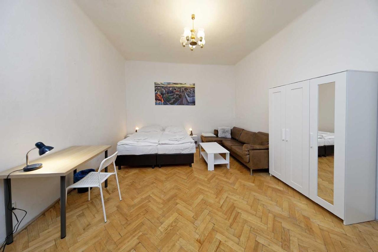 Peter'S Tower Apartments Prague Ngoại thất bức ảnh