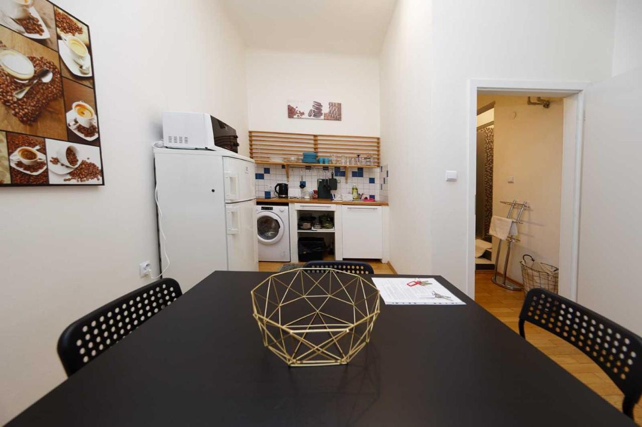 Peter'S Tower Apartments Prague Ngoại thất bức ảnh