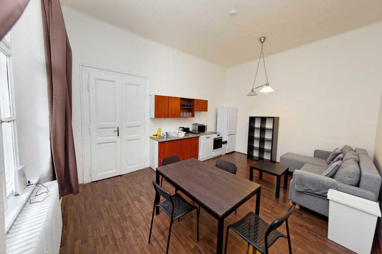 Peter'S Tower Apartments Prague Ngoại thất bức ảnh