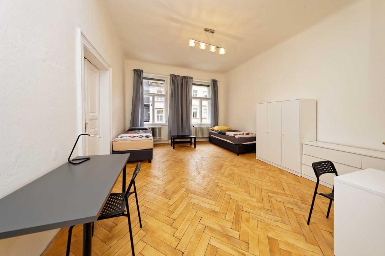 Peter'S Tower Apartments Prague Ngoại thất bức ảnh