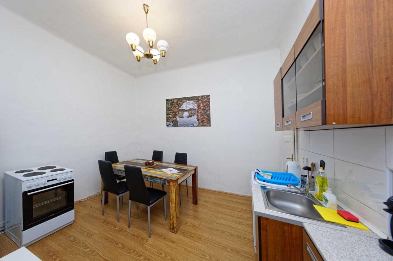 Peter'S Tower Apartments Prague Ngoại thất bức ảnh