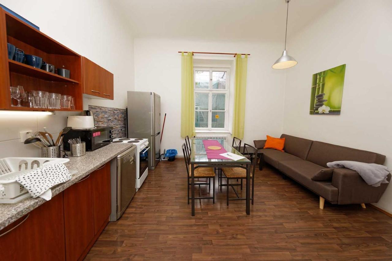 Peter'S Tower Apartments Prague Ngoại thất bức ảnh