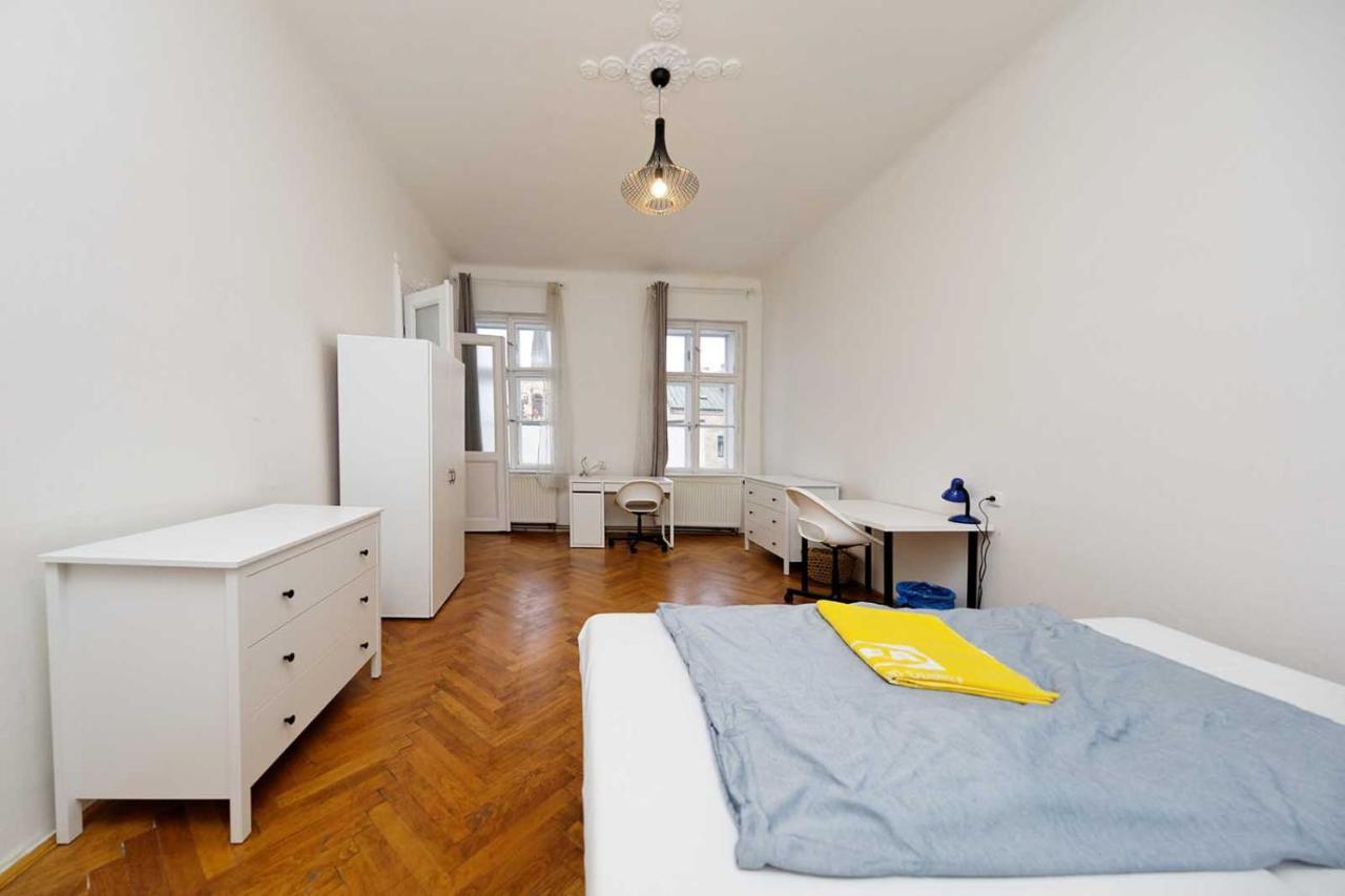 Peter'S Tower Apartments Prague Ngoại thất bức ảnh