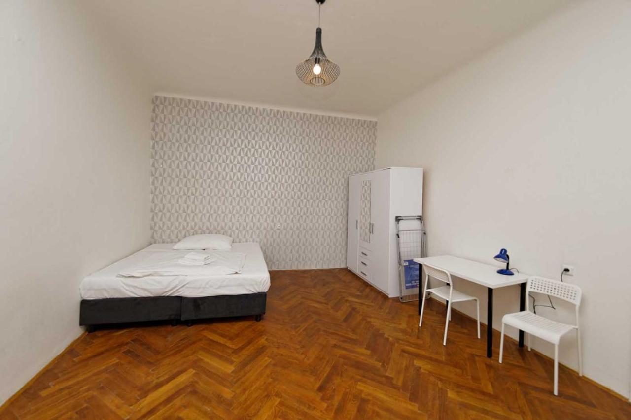 Peter'S Tower Apartments Prague Ngoại thất bức ảnh